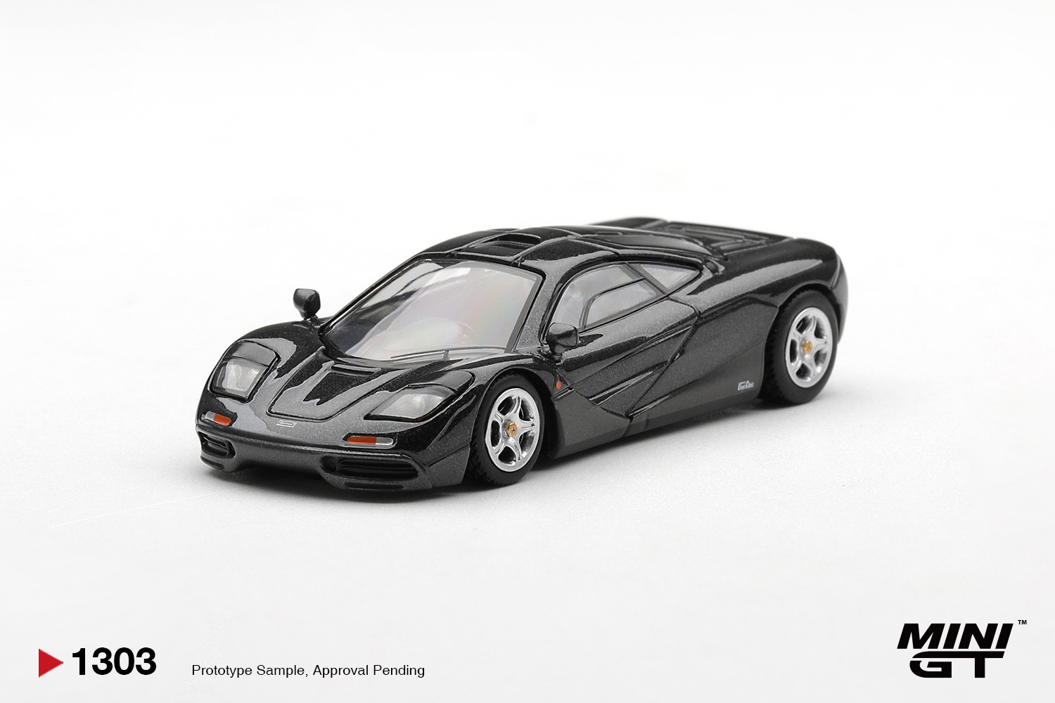 Car Accessories For Boys - MINIGT 1/64 McLaren F1 Blauw Zwart
