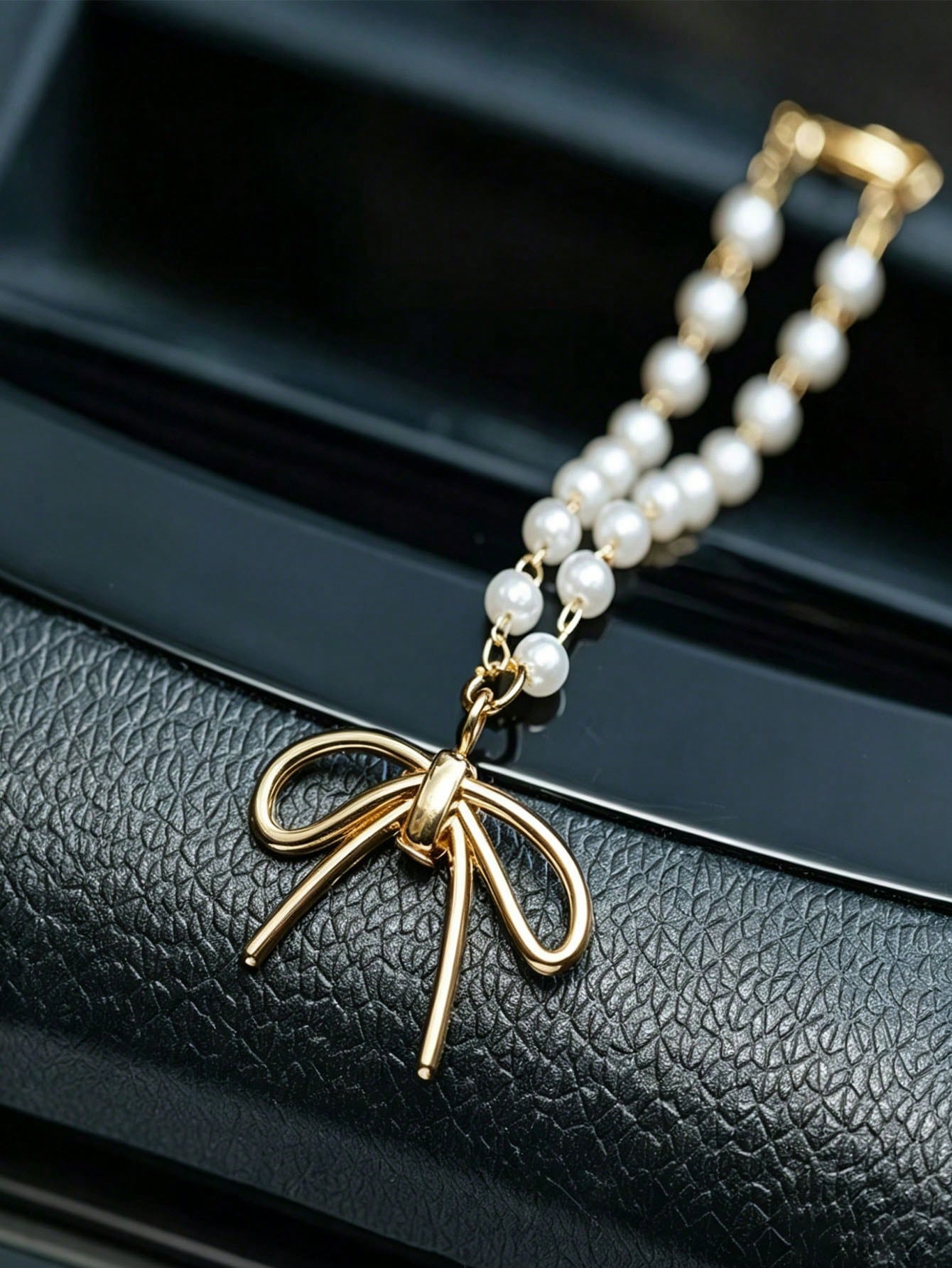 Parelboog autohanger van leger - Car Accessories Evil Eye recensie en prijs